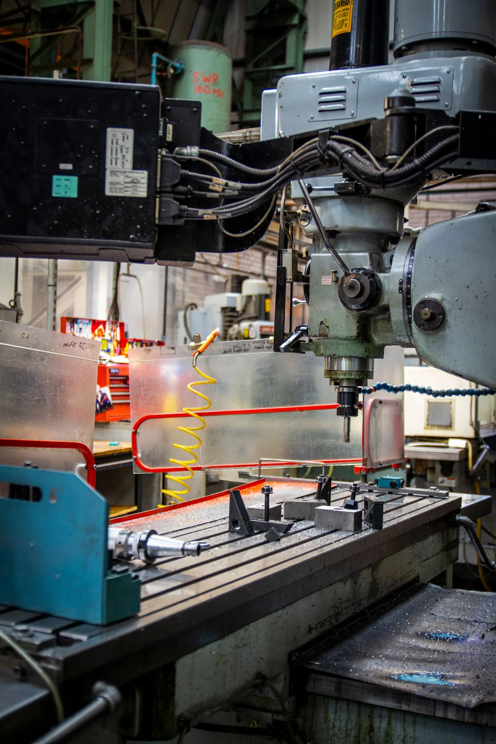 Industrielle Maschine in einer Werkstatt